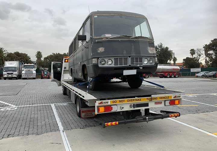 Mini Bus Towing Sunshine Melbourne